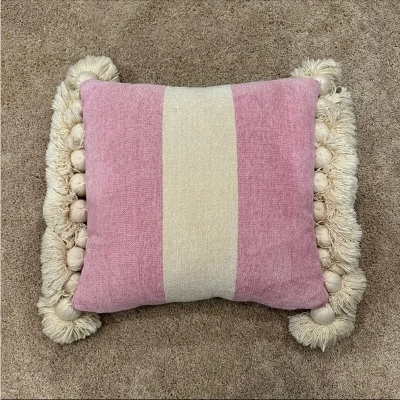 NWOT - Anthropologie -  Tasseled Chenille Nadia Pillow, Pink & Beige, Knit 20x20 - Picture 4 of 7